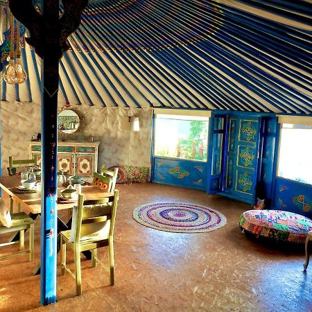 Exclusive Nirvana Yurts Glamping Kato Drys Buitenkant foto