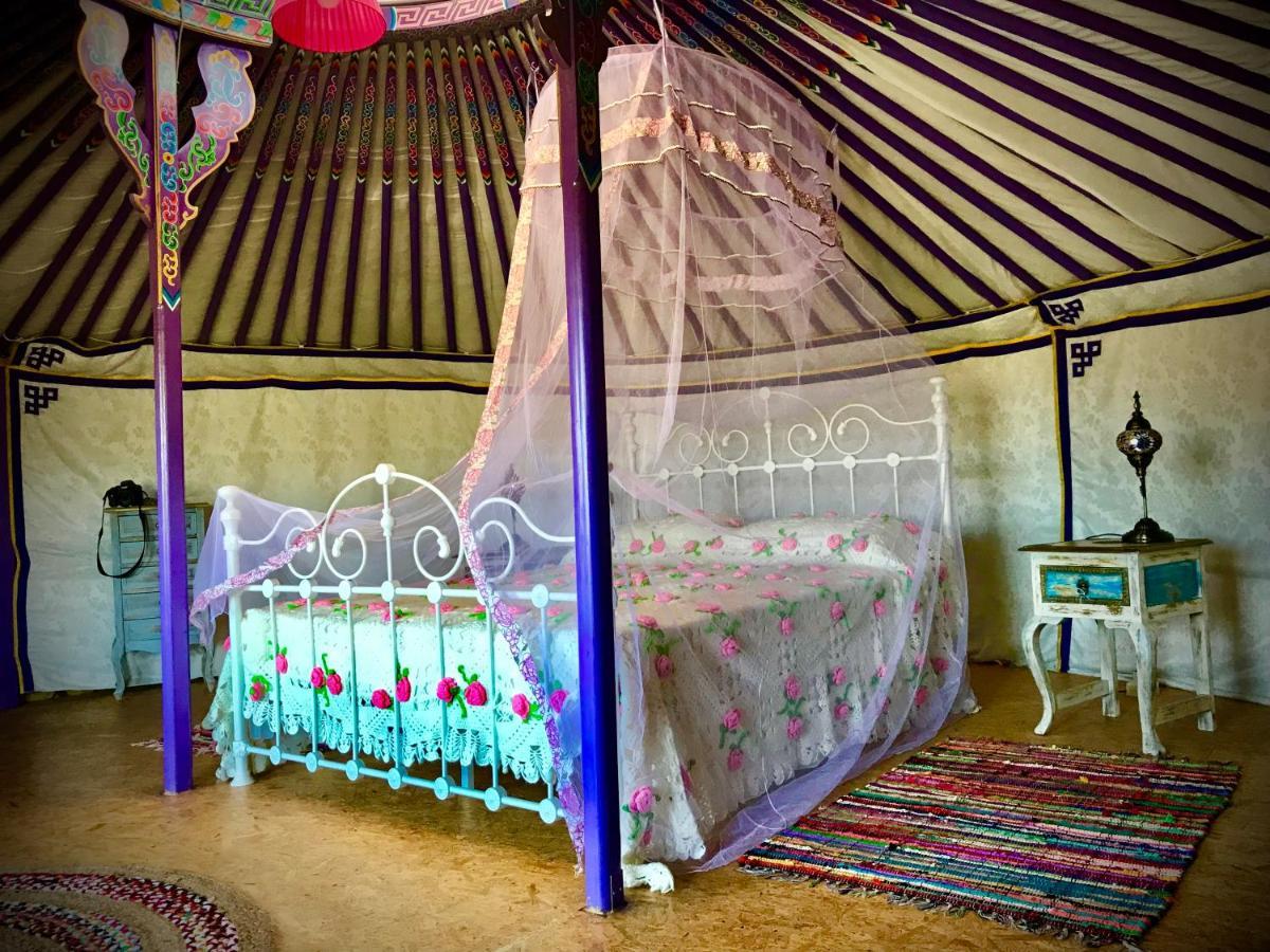 Exclusive Nirvana Yurts Glamping Kato Drys Buitenkant foto